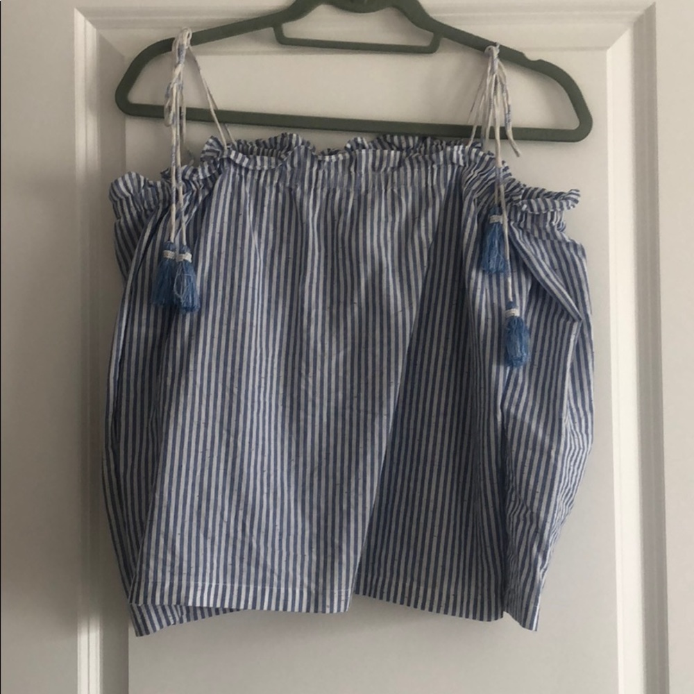 Club Monaco off the Should blouse